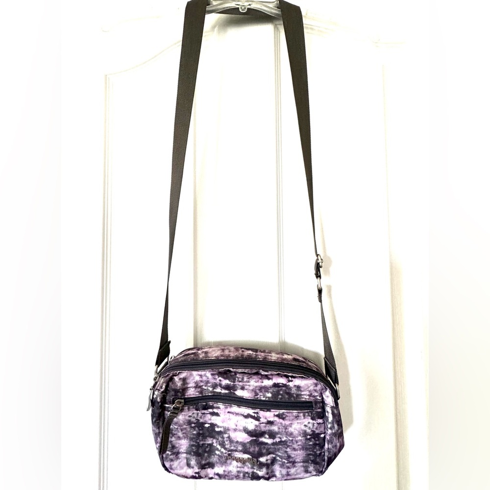 Baggallini Crossbody Shoulder Bag Tie Dye Purple Gray Print 10"x7" Purse